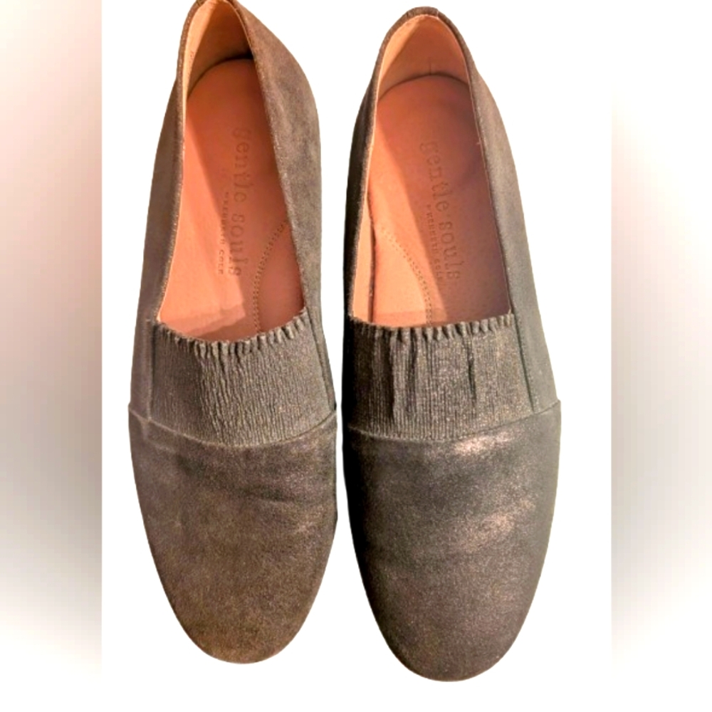 Gentle Souls By Kenneth Cole Women's Bronze Ruffle Loafer